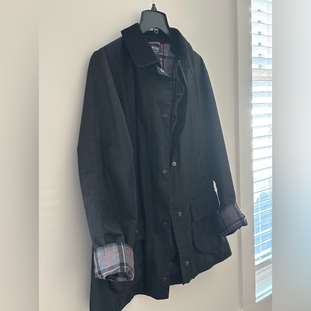 Barbour Beadnell Black Jacket with Plaid Accents